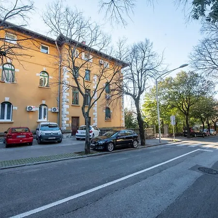 Apartment Apartman Cezar *