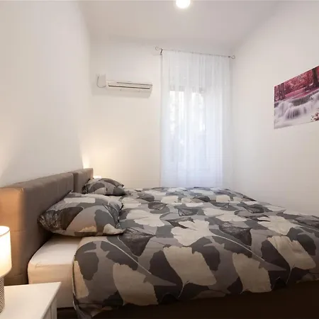 Apartment Apartman Cezar