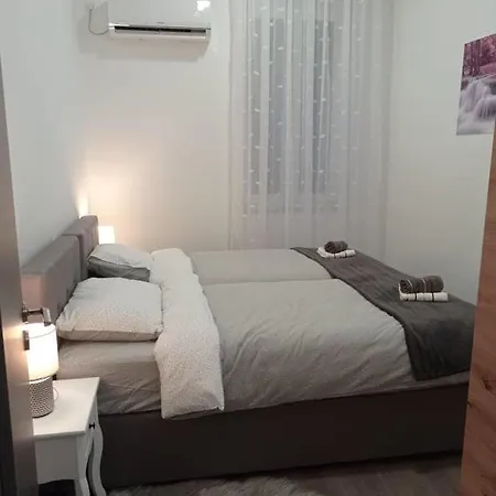 Apartment Apartman Cezar