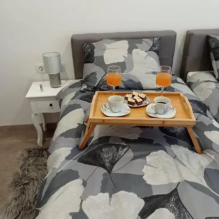 Apartment Apartman Cezar *